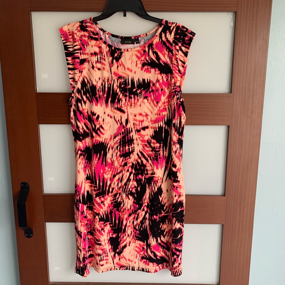 Dress with cap sleeve